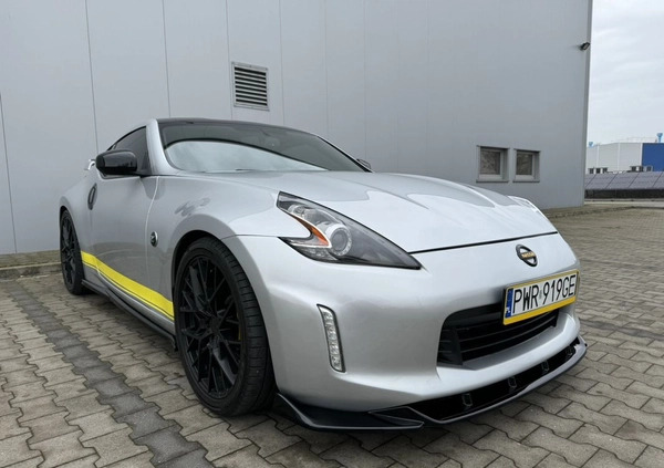 Nissan 370 Z cena 149900 przebieg: 19000, rok produkcji 2019 z Mszczonów małe 326